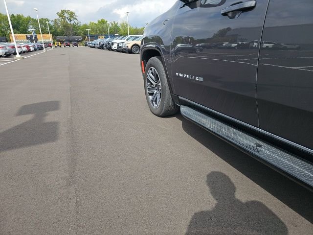 Used 2024 Jeep Wagoneer Series II w/ Flexible Seating Group image 13