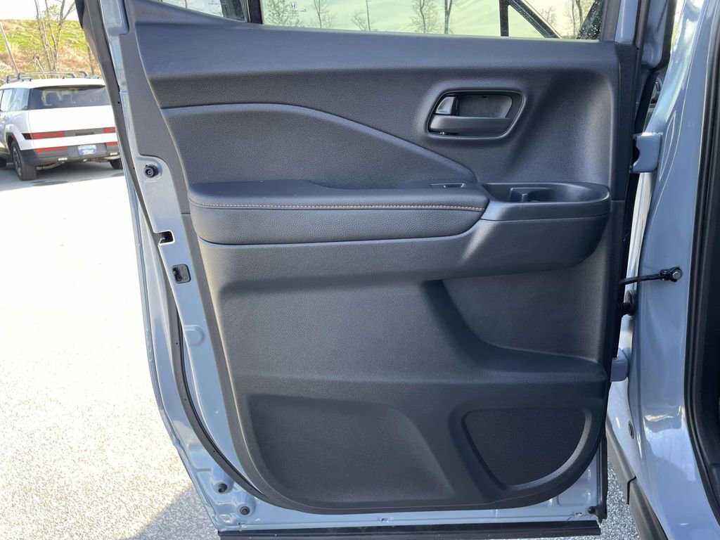 Used 2025 Honda Ridgeline TrailSport image 2