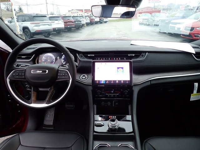 New 2025 Jeep Grand Cherokee Limited w/ MOPAR Finishing Package image 14