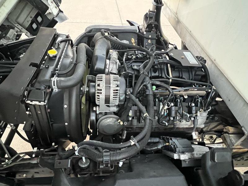 Used 2018 Isuzu NPR RWD image 20