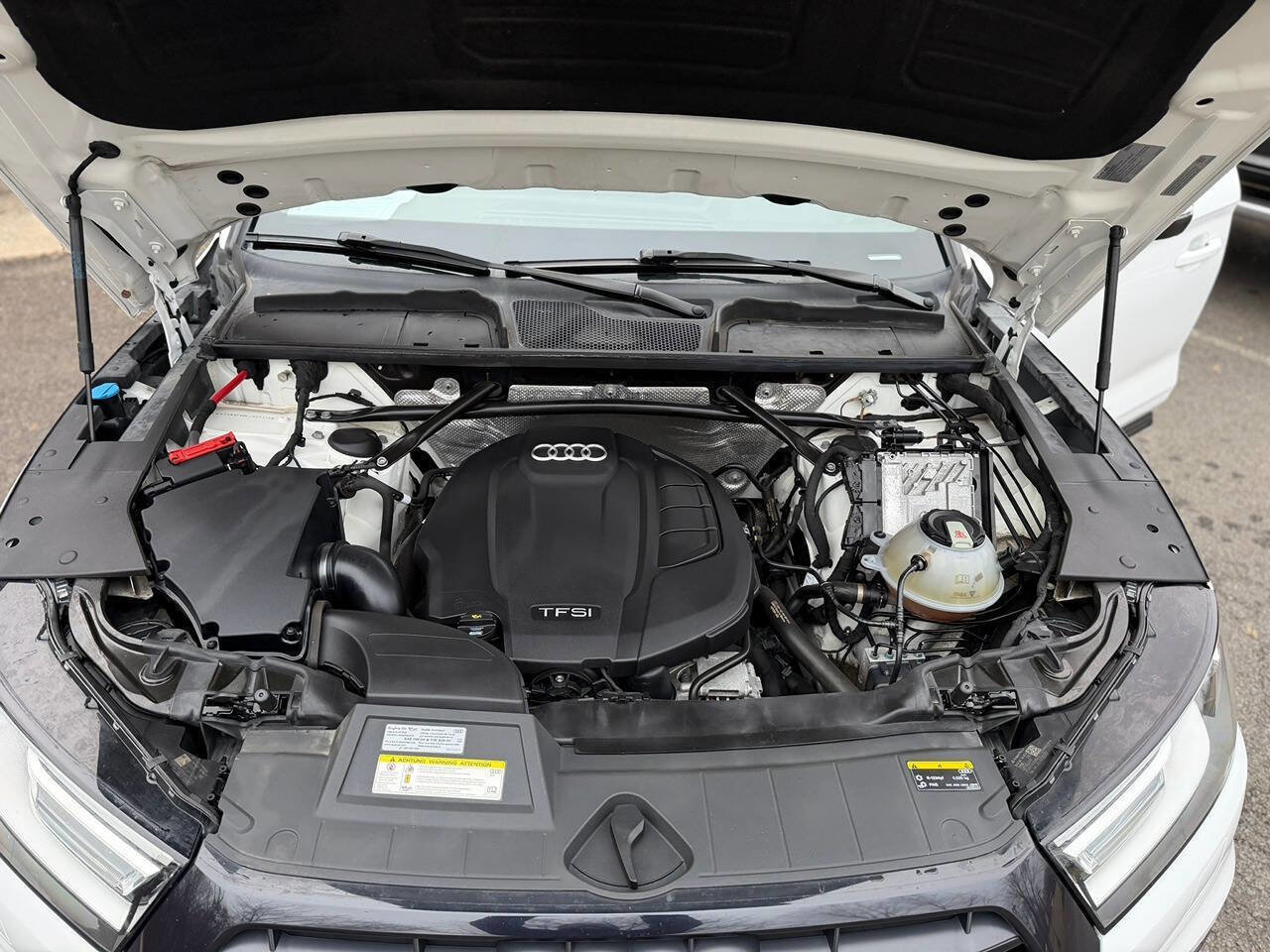 Used 2020 Audi Q5 2.0T Premium w/ Titanium Sport Package image 14