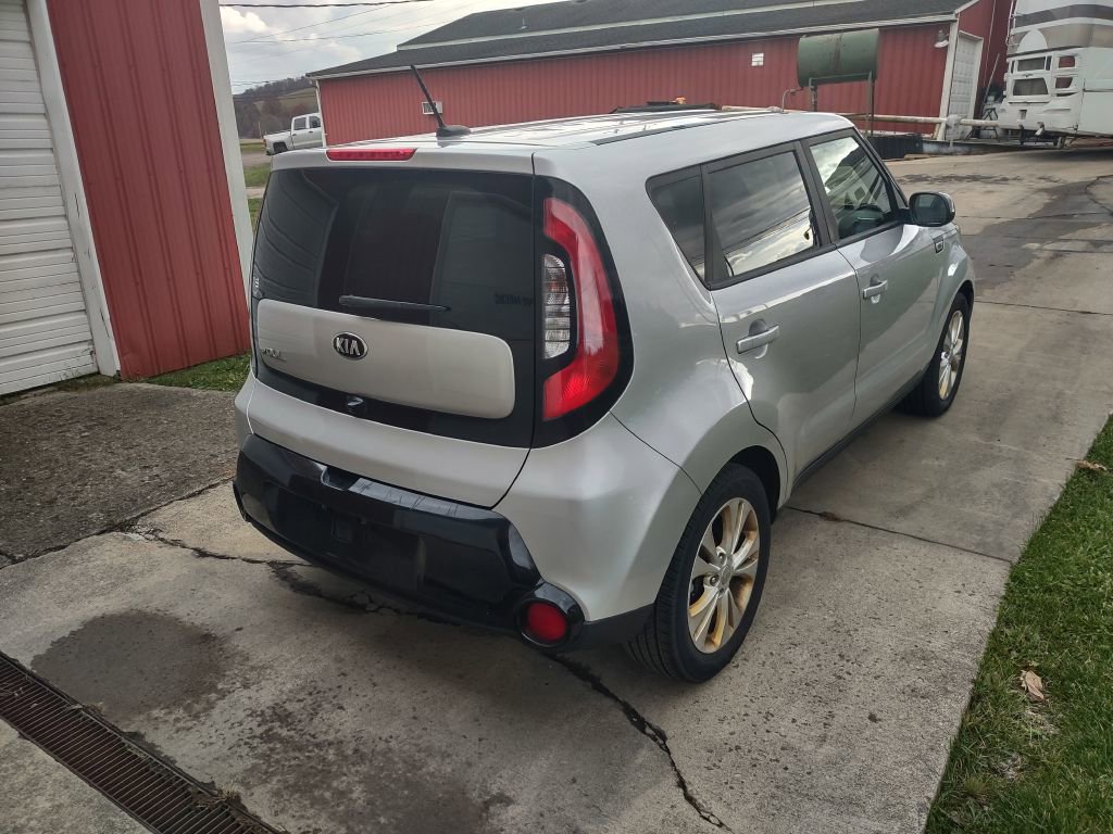 Used 2016 Kia Soul + image 3