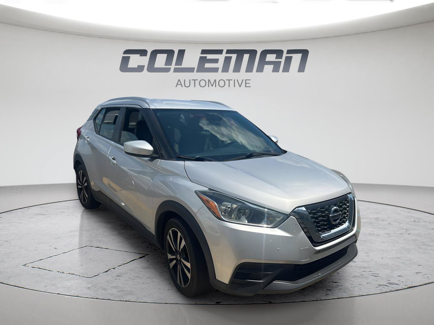 Used 2019 Nissan Kicks SV FWD image 3