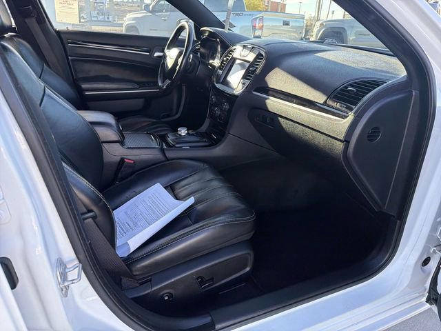 Used 2020 Chrysler 300 S RWD image 28