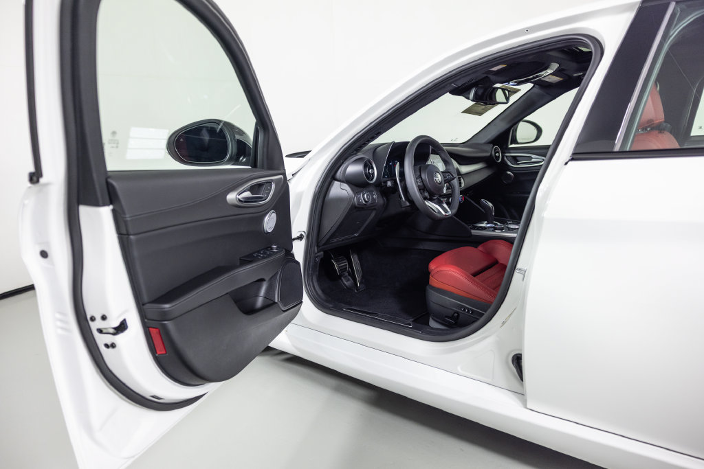 New 2026 Alfa Romeo Giulia AWD image 18