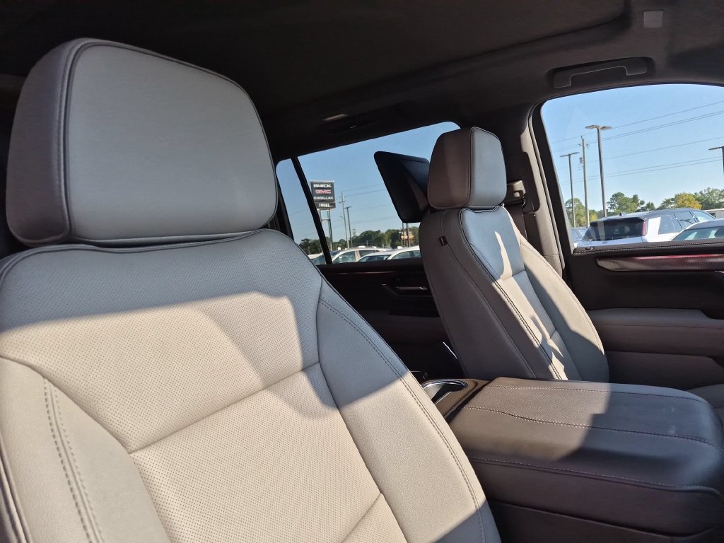 Used 2026 GMC Yukon XL Elevation w/ Elevation Premium Package RWD image 35