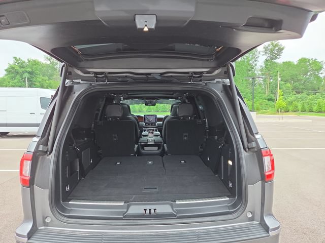 Used 2021 Lincoln Navigator Reserve w/ Luxury Package AWD/4WD image 32