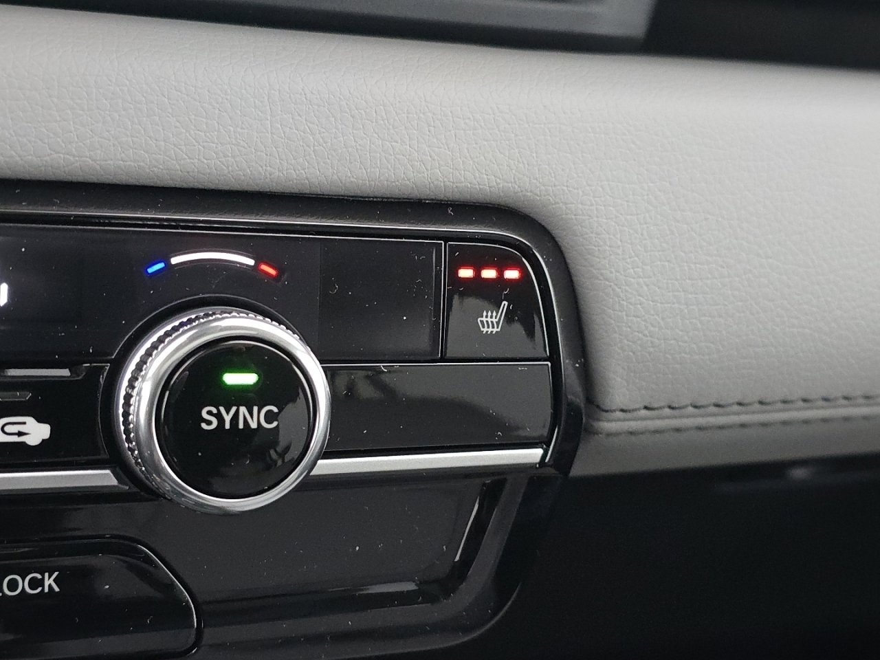 New 2025 Honda Pilot Touring image 7