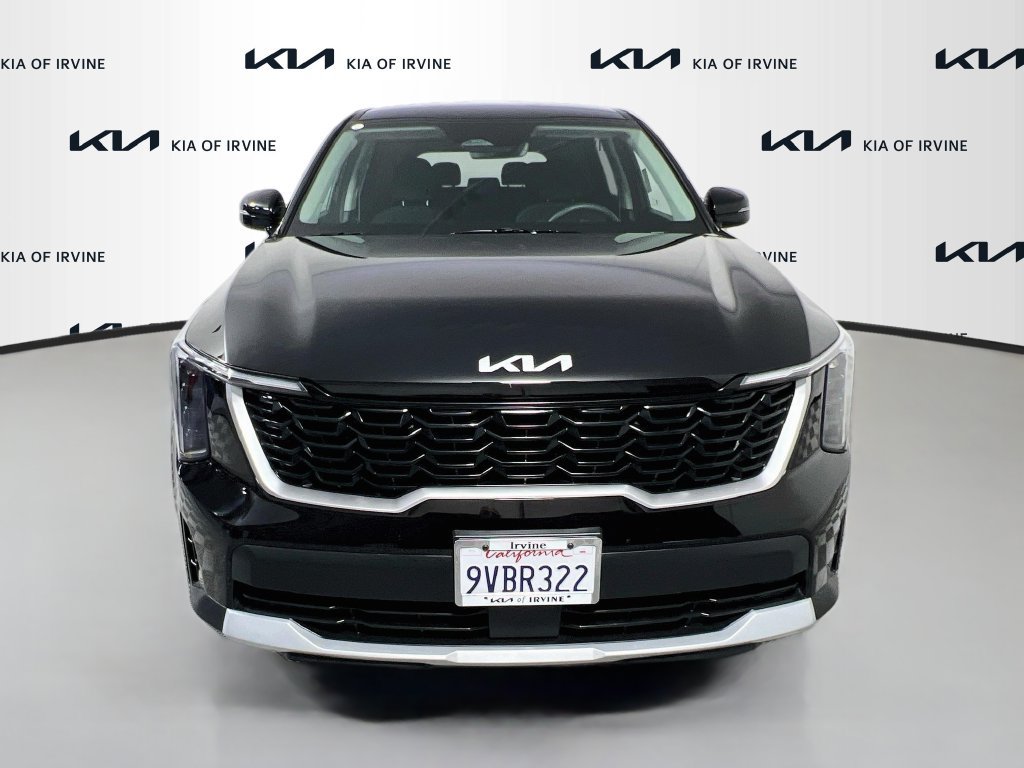 Certified 2025 Kia Sorento LX FWD image 2