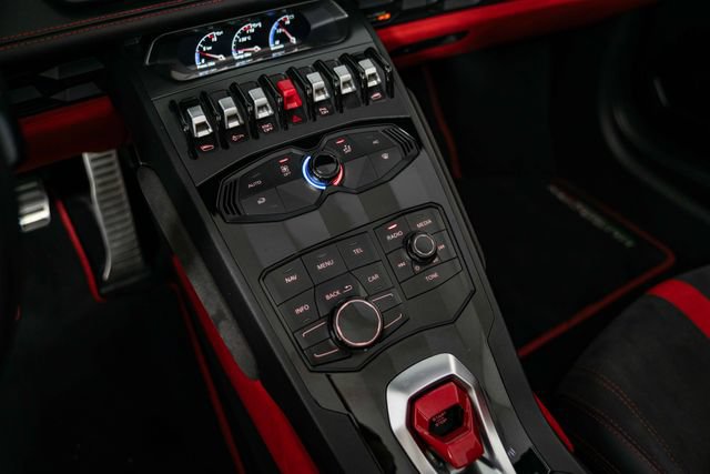 Used 2016 Lamborghini Huracan LP 610-4 AWD/4WD image 21