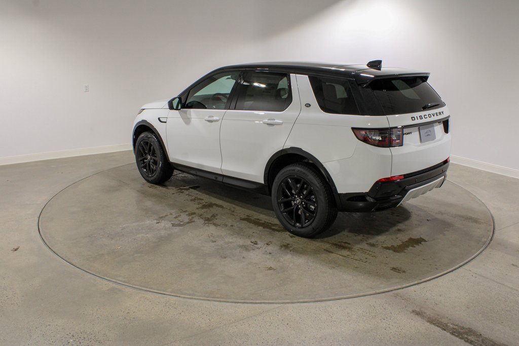 New 2026 Land Rover Discovery Sport Landmark image 3