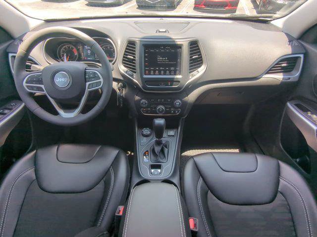 Certified 2022 Jeep Cherokee Latitude w/ Sun & Sound Group AWD/4WD image 16