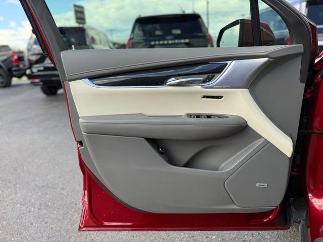 Used 2023 Cadillac XT6 Premium Luxury FWD image 13