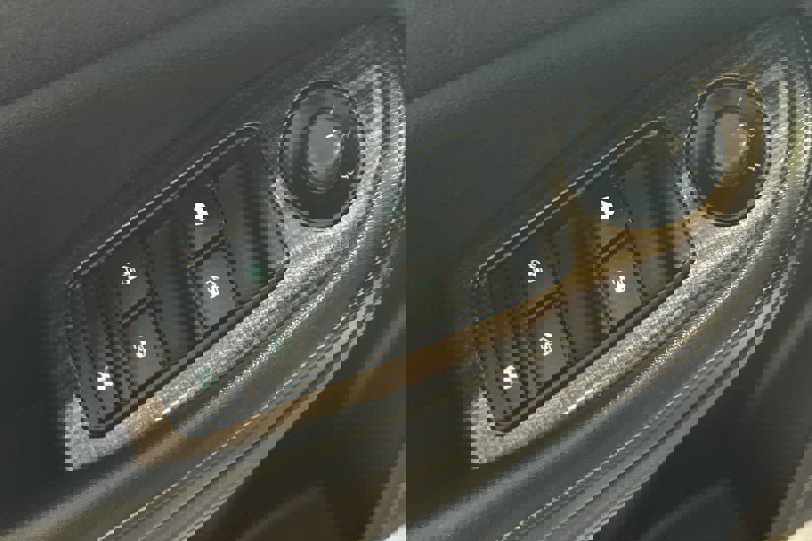 Used 2015 Chevrolet Malibu LT image 14