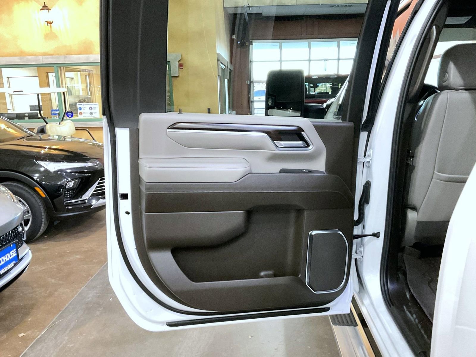 Used 2024 GMC Sierra 2500 SLT w/ SLT Premium Package image 20