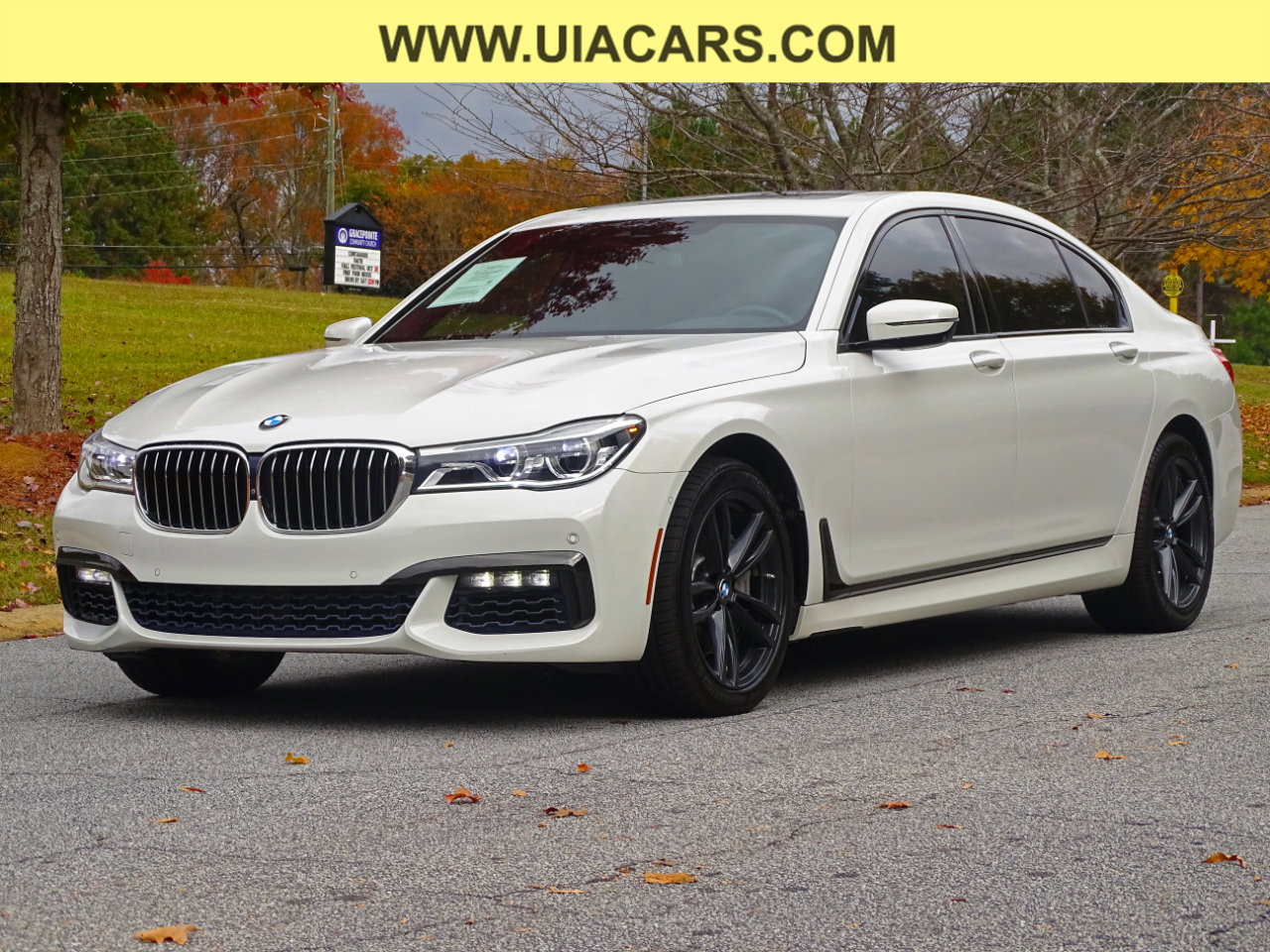 Used 2018 BMW 750i image 3