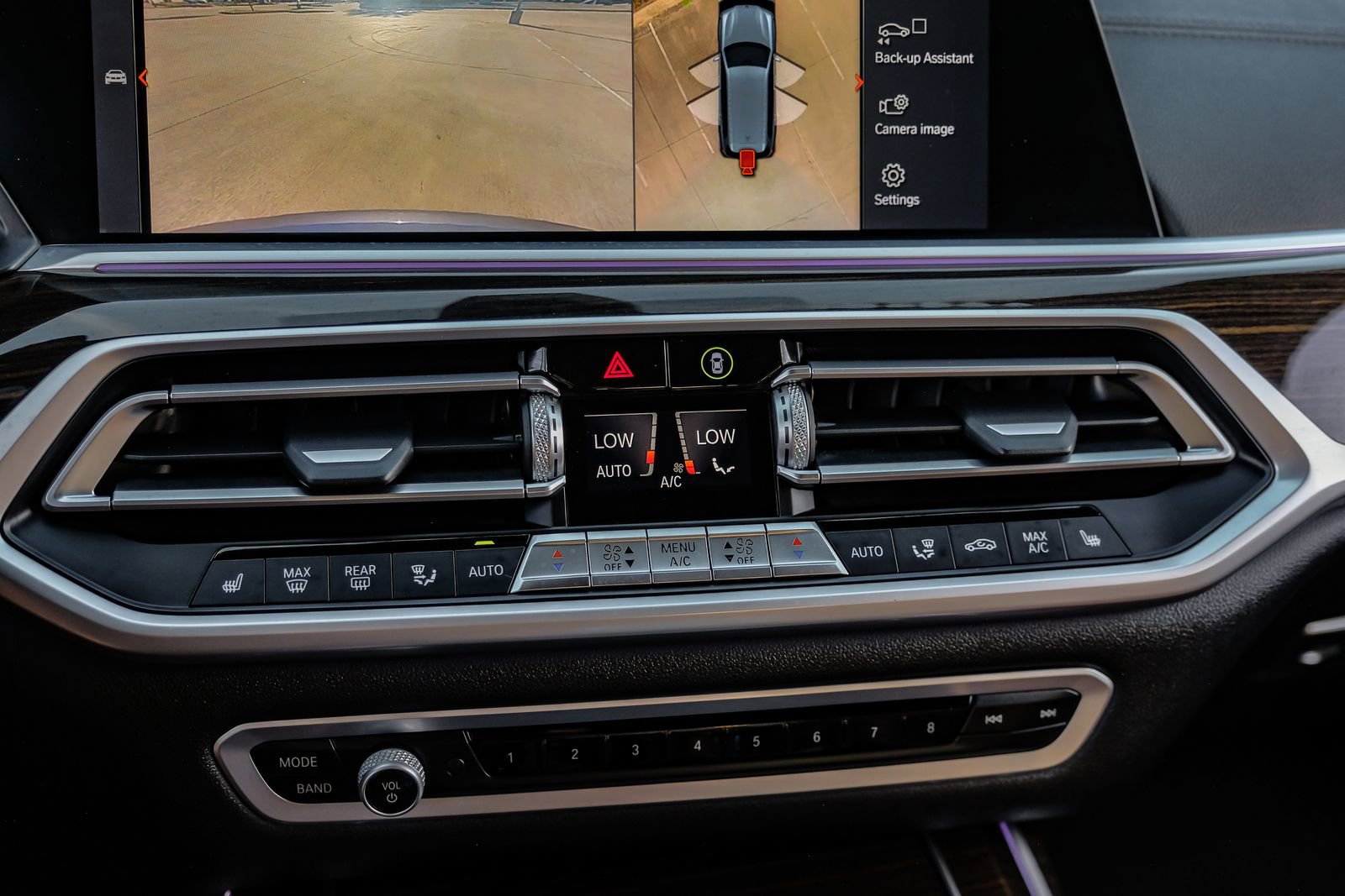 Used 2021 BMW X7 M50i w/ Executive Package image 29