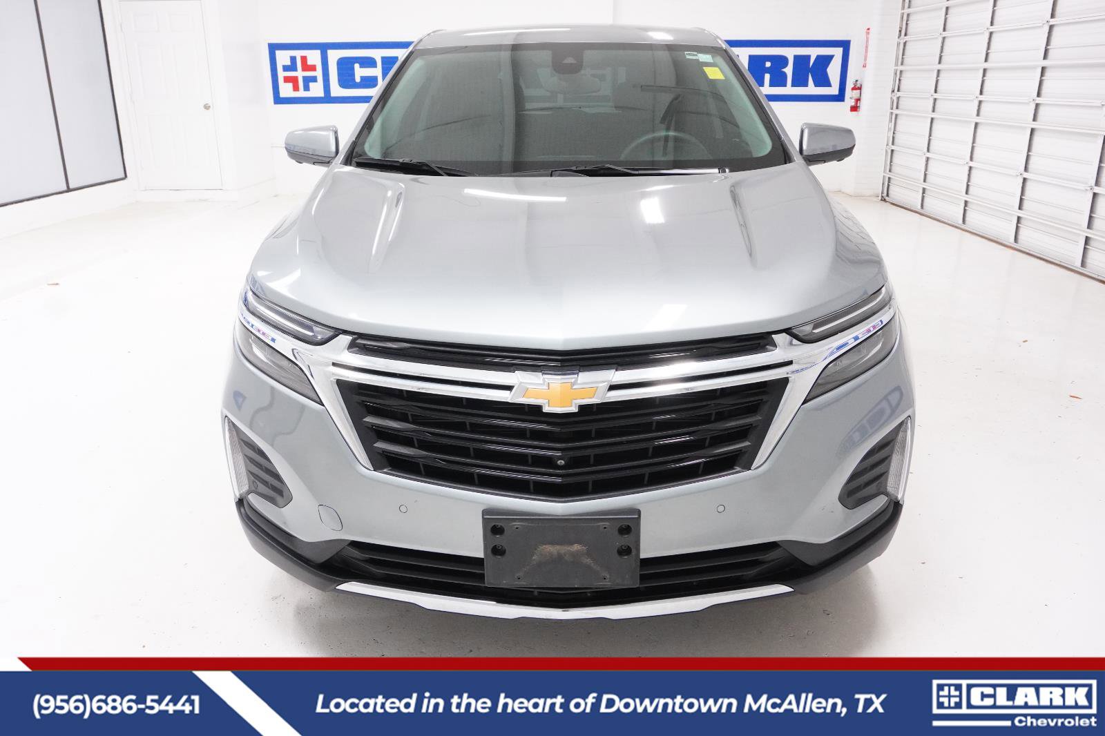 Used 2023 Chevrolet Equinox LT image 2