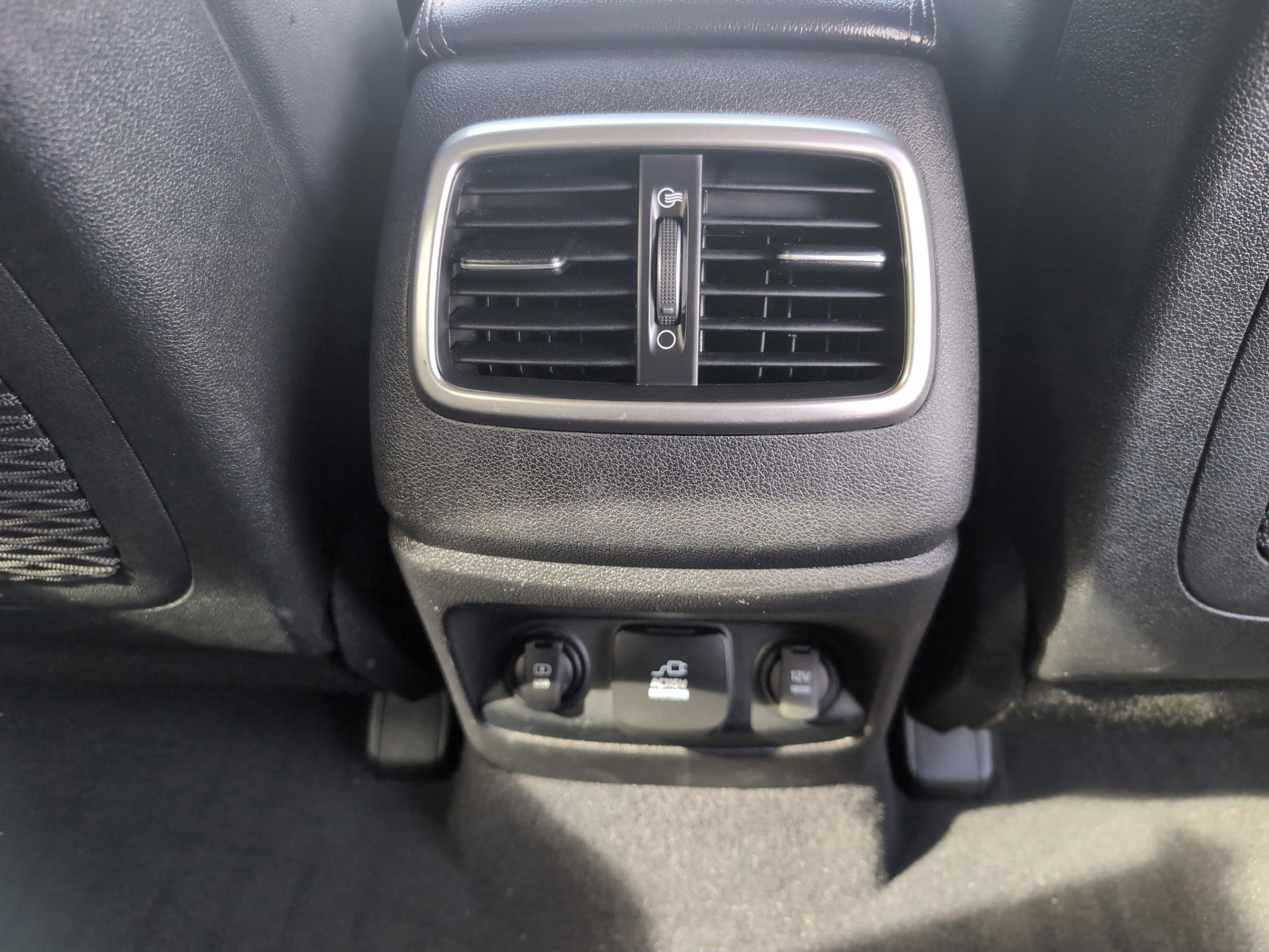 Used 2017 Kia Sorento SX image 28