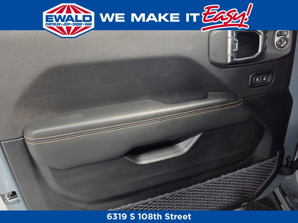 New 2025 Jeep Gladiator Sport image 11