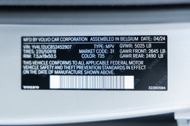 New 2025 Volvo XC40 B5 Plus image 25