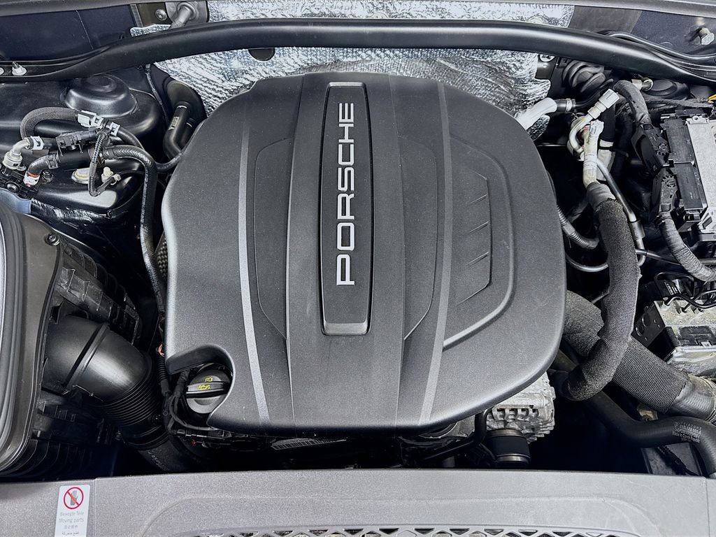 Used 2021 Porsche Macan AWD/4WD image 38