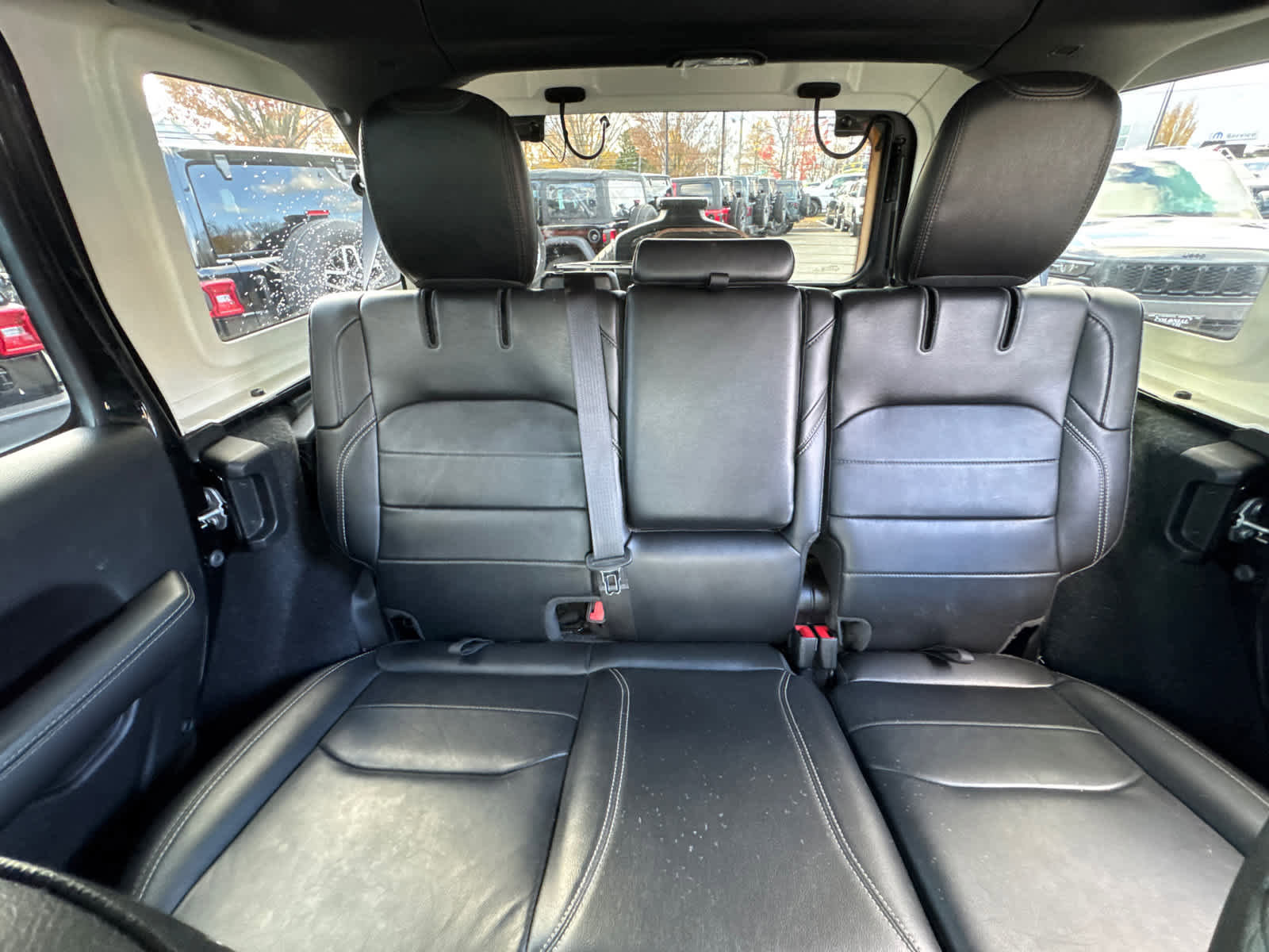 Used 2022 Jeep Wrangler Unlimited Sahara w/ Cold Weather Group image 28