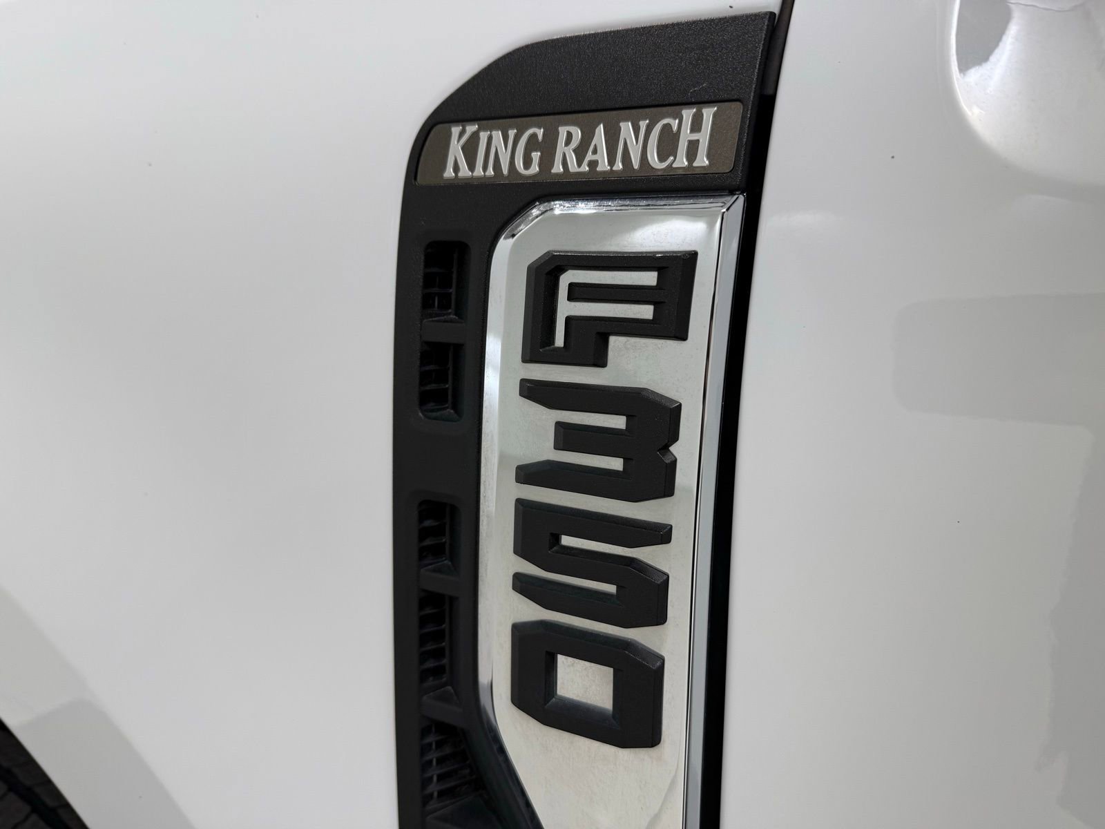 Used 2023 Ford F350 King Ranch w/ Chrome Package image 13