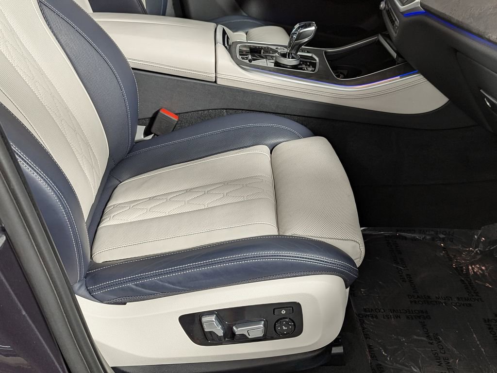 Used 2021 BMW X5 xDrive40i w/ M Sport Package image 28