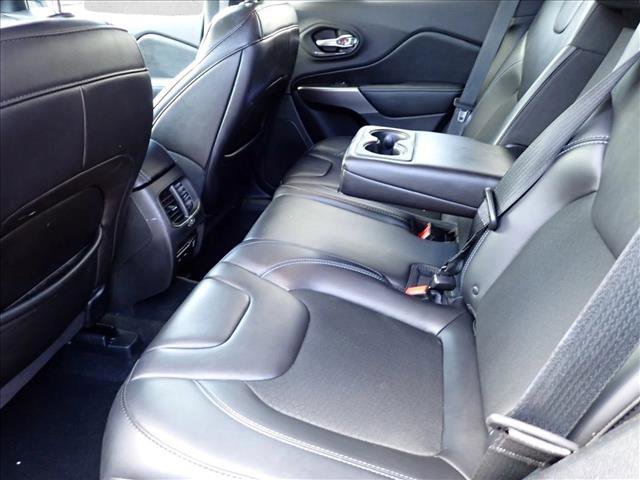 Used 2019 Jeep Cherokee Latitude Plus w/ Comfort/Convenience Group image 10