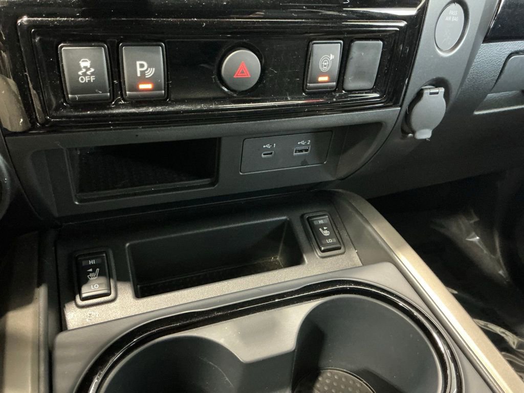 Used 2024 Nissan Titan SV w/ SV Bronze Edition Package image 9