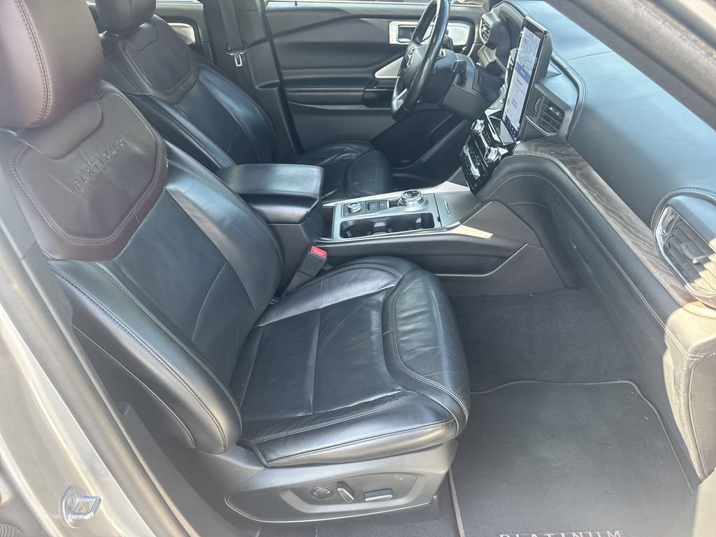 Used 2023 Ford Explorer Platinum w/ Technology Package AWD/4WD image 13
