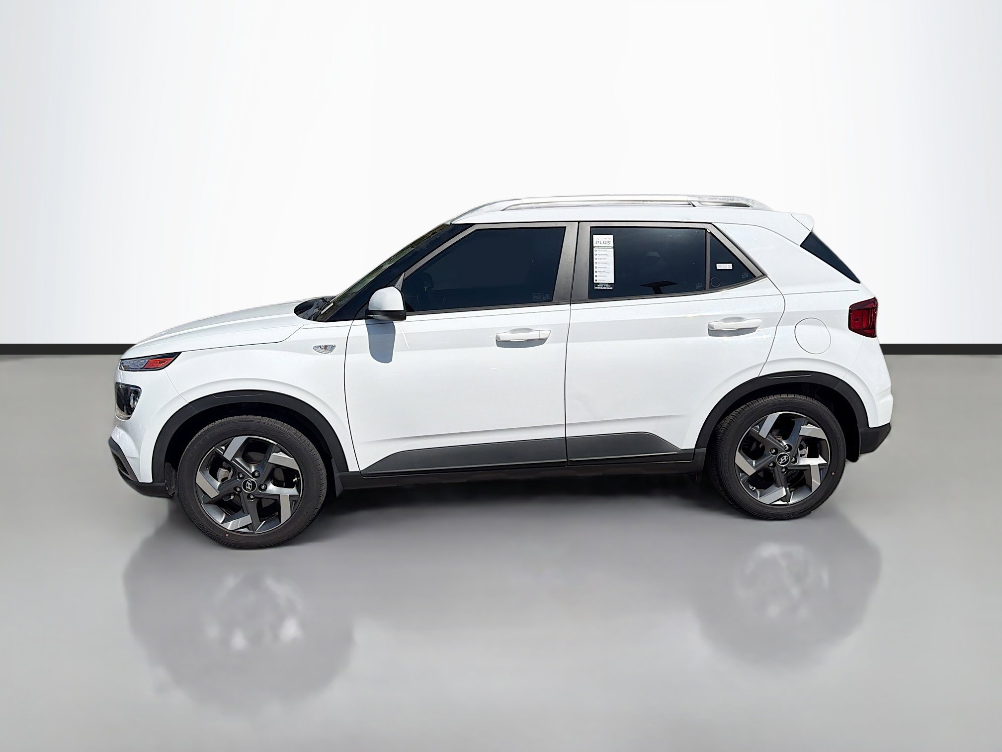 Used 2021 Hyundai Venue SEL image 6