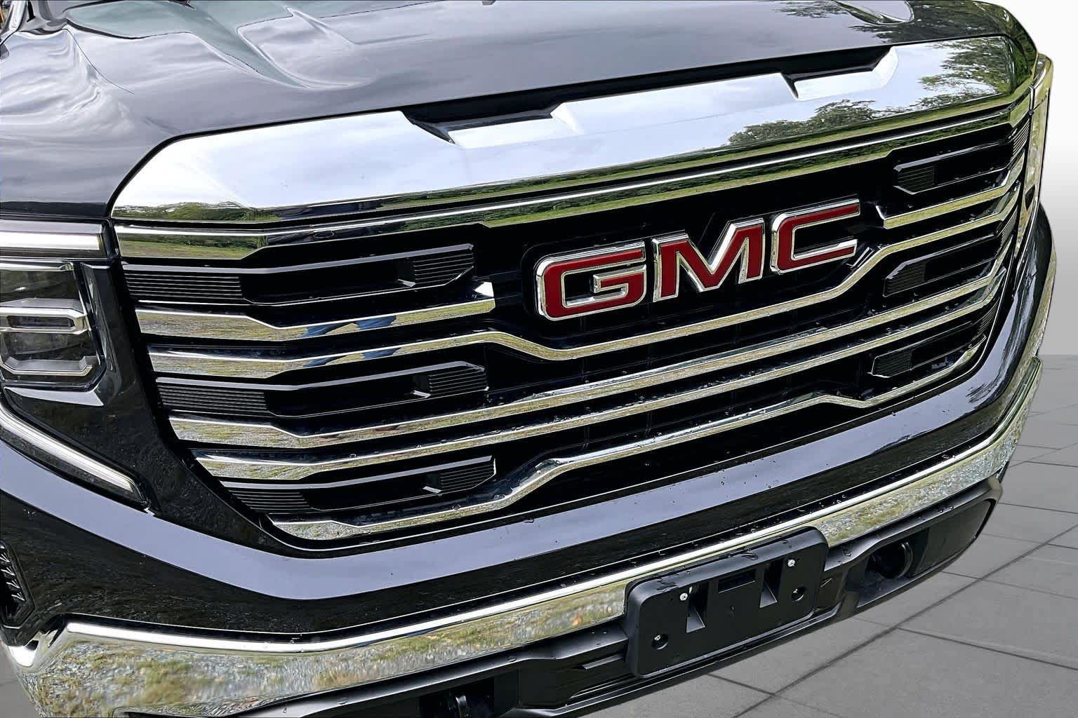 Used 2026 GMC Sierra 1500 SLT AWD/4WD image 30