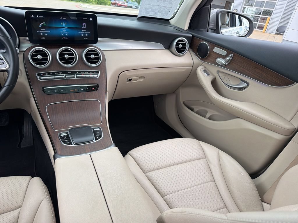 Used 2021 Mercedes-Benz GLC 300 4MATIC image 20