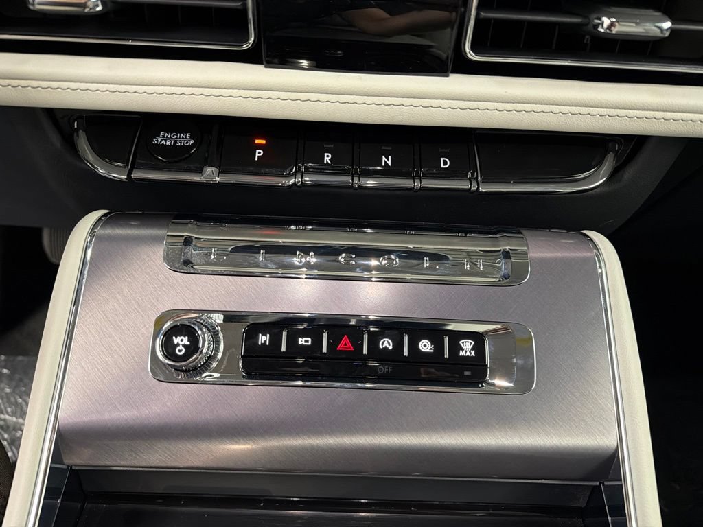 New 2026 Lincoln Aviator AWD image 14
