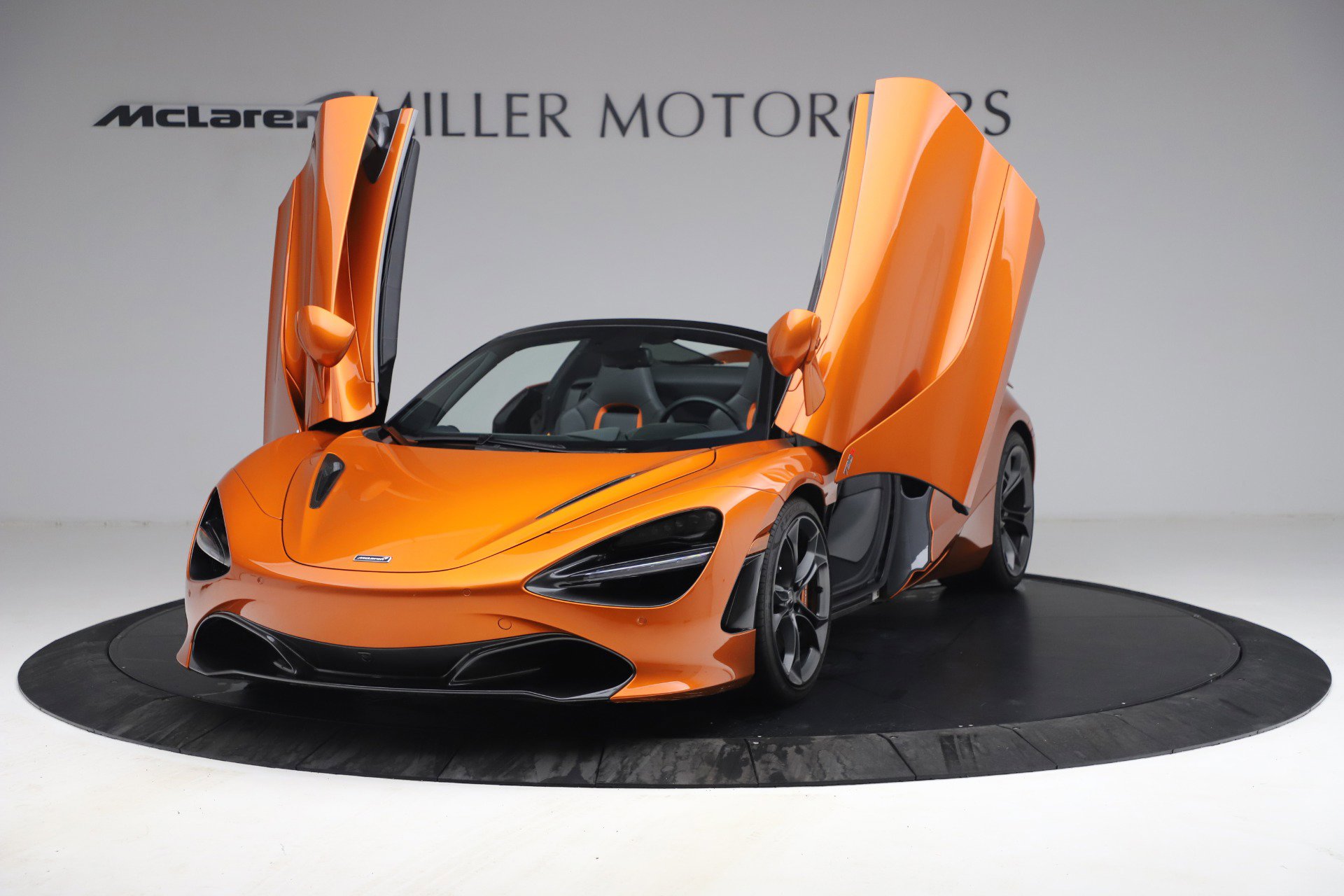 Used 2020 McLaren 720S Spider image 25