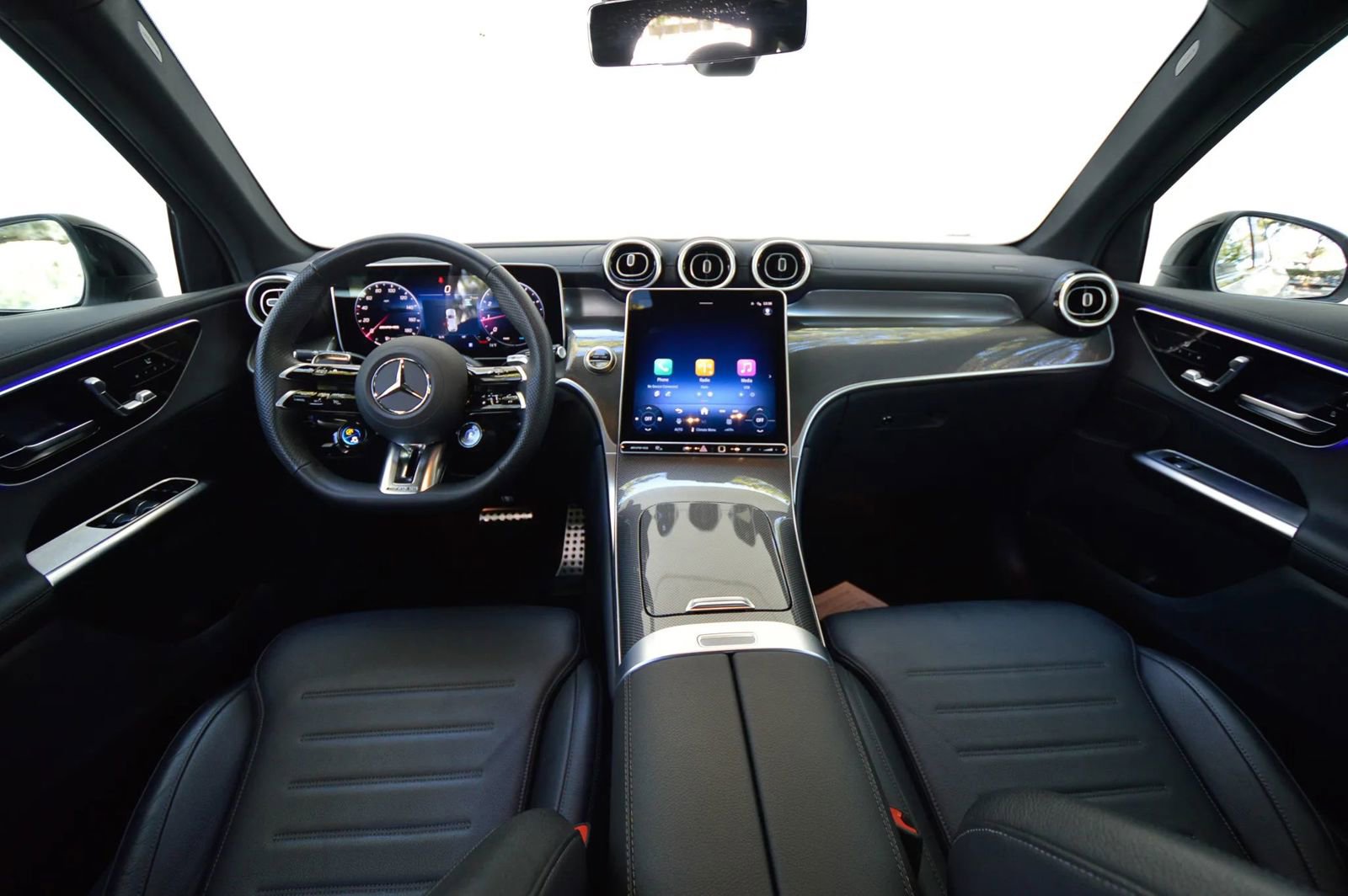 Used 2025 Mercedes-Benz GLC 43 AMG 4MATIC image 28