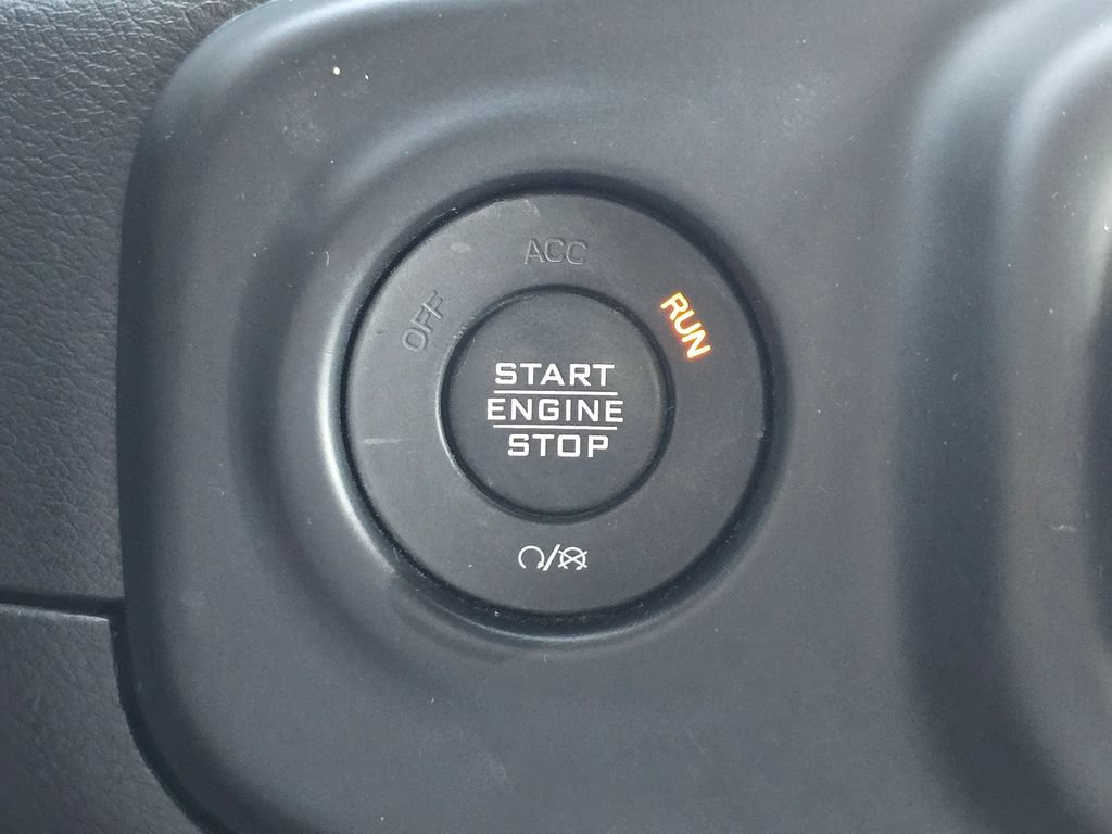 Used 2022 Jeep Wrangler Unlimited Sahara AWD/4WD image 34
