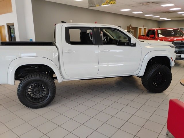 New 2025 Nissan Frontier SV image 4