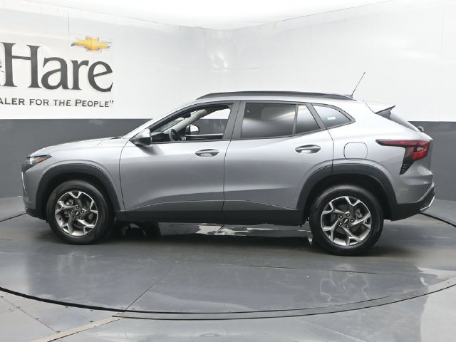 Used 2025 Chevrolet Trax LT FWD image 57