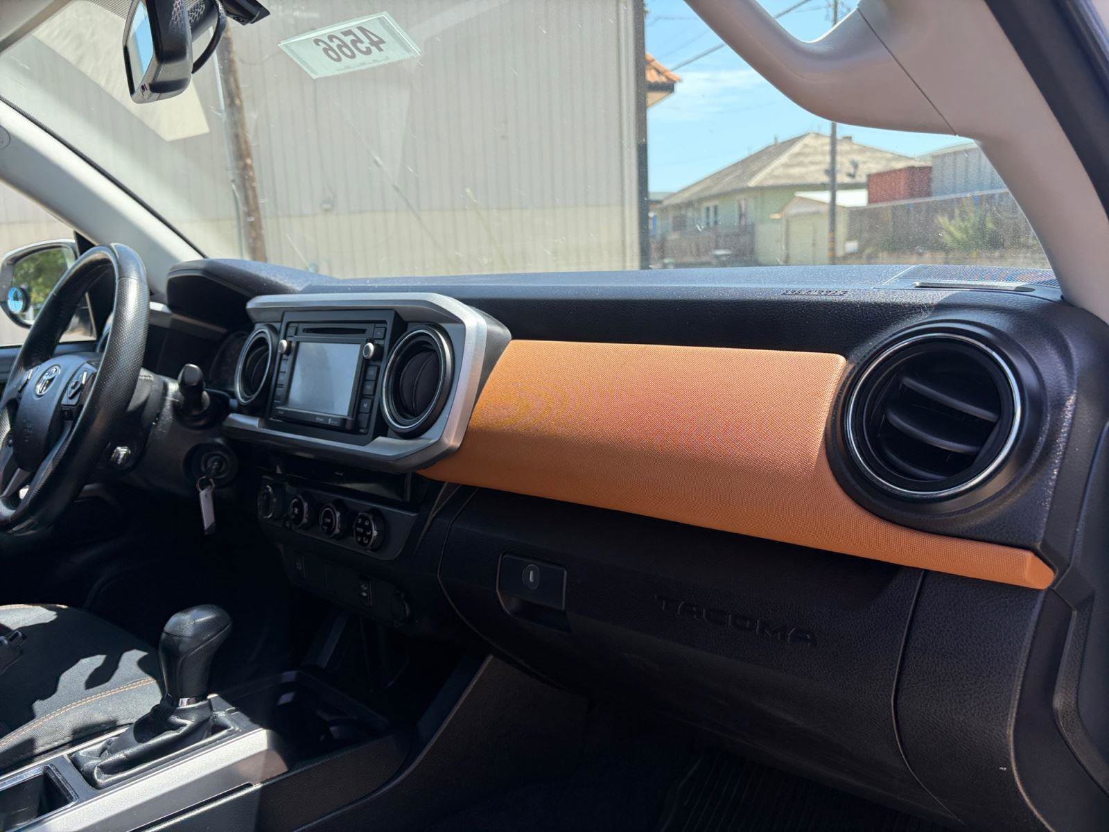 Used 2017 Toyota Tacoma SR5 w/ Tow Package AWD/4WD image 26