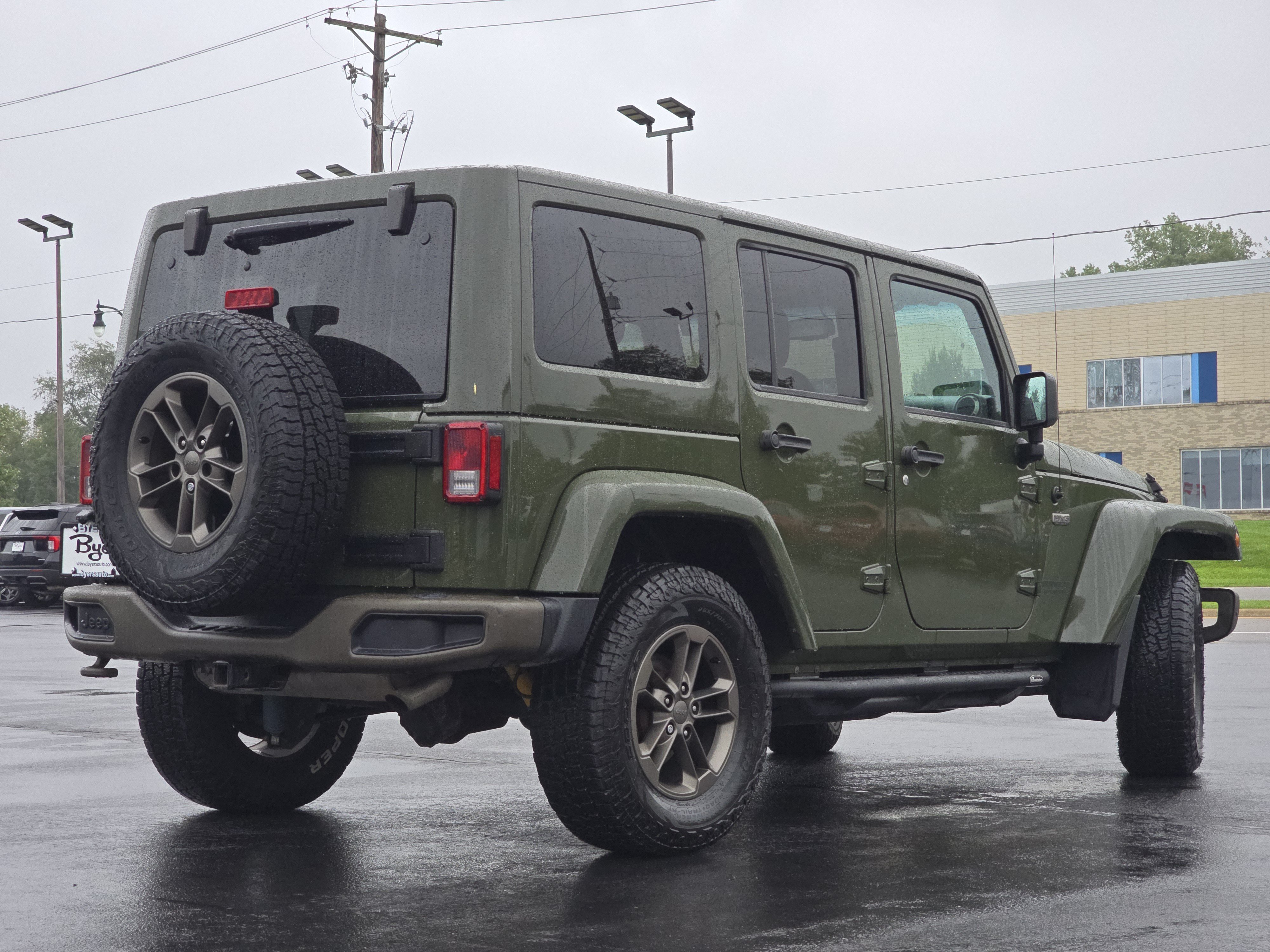 Used 2016 Jeep Wrangler Unlimited Sahara AWD/4WD image 7