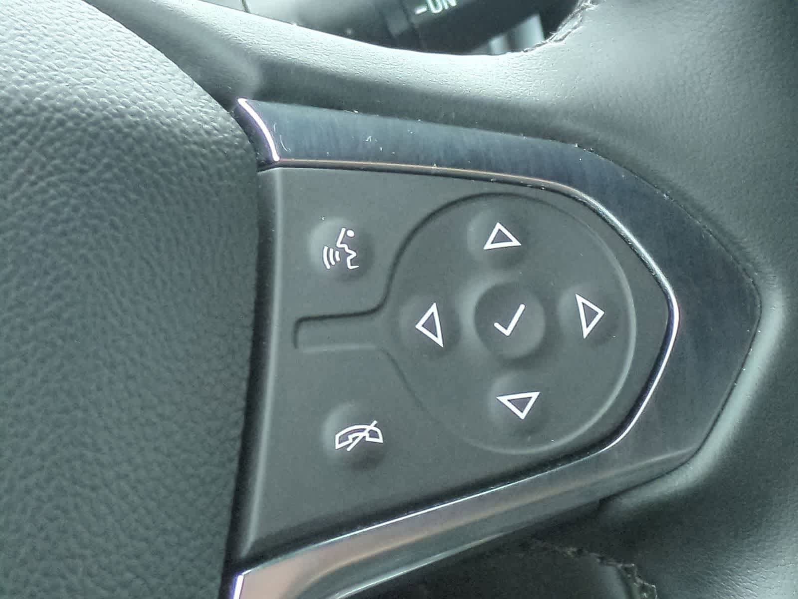 Used 2023 Chevrolet Traverse LT image 24