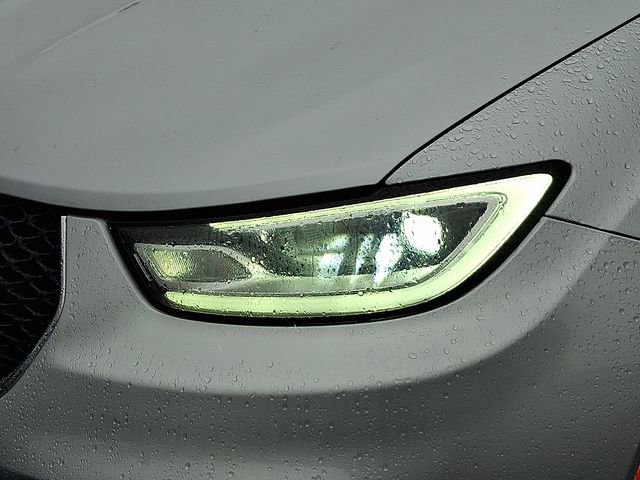 Used 2023 Chrysler Pacifica Limited w/ Uconnect Theater Family Group image 9