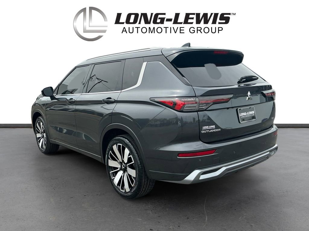 Used 2025 Mitsubishi Outlander SEL FWD image 4