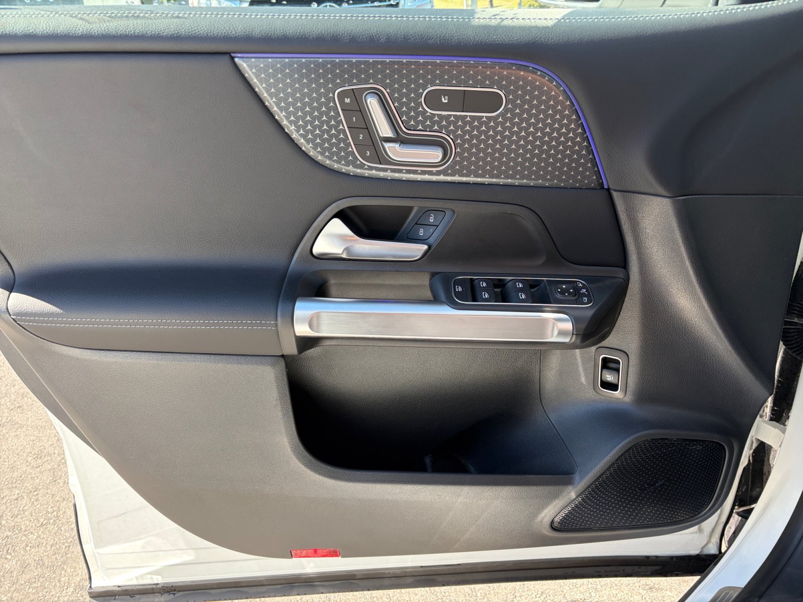 New 2026 Mercedes-Benz GLB 250 4MATIC image 13
