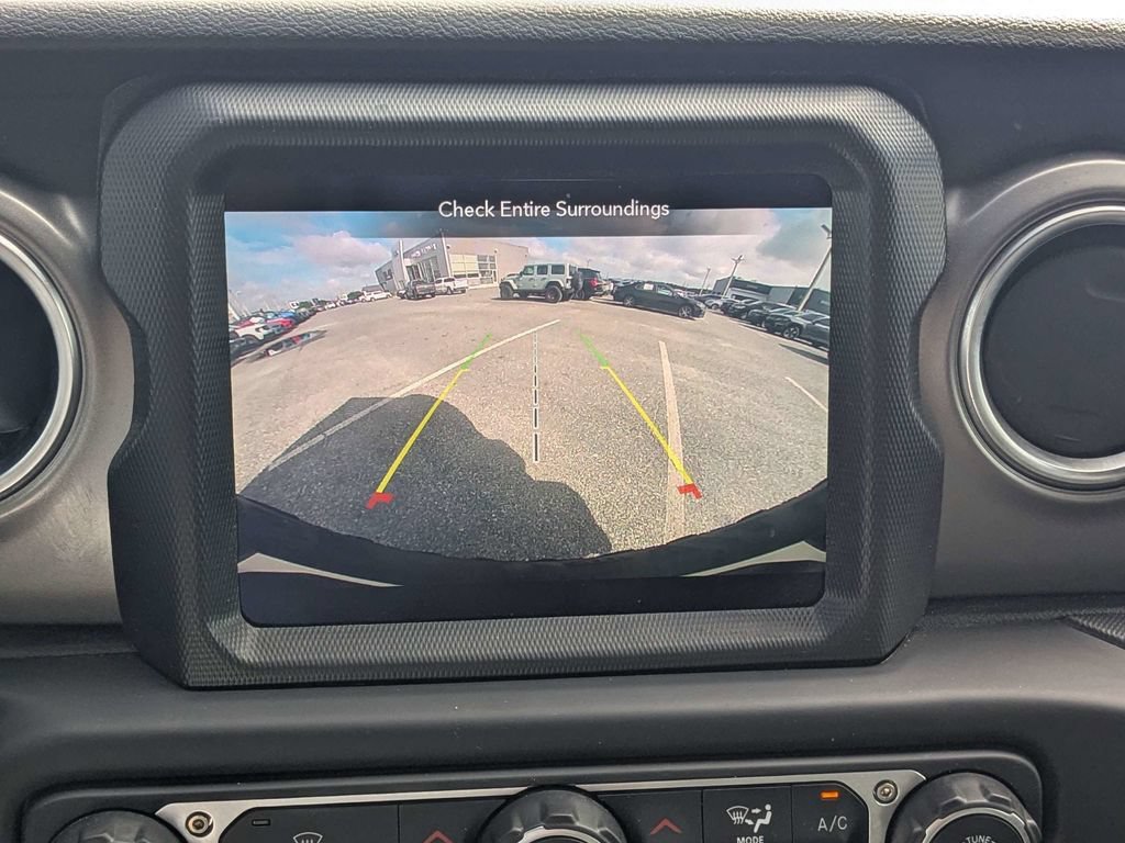 Used 2023 Jeep Wrangler Unlimited Rubicon 4xe AWD/4WD image 27