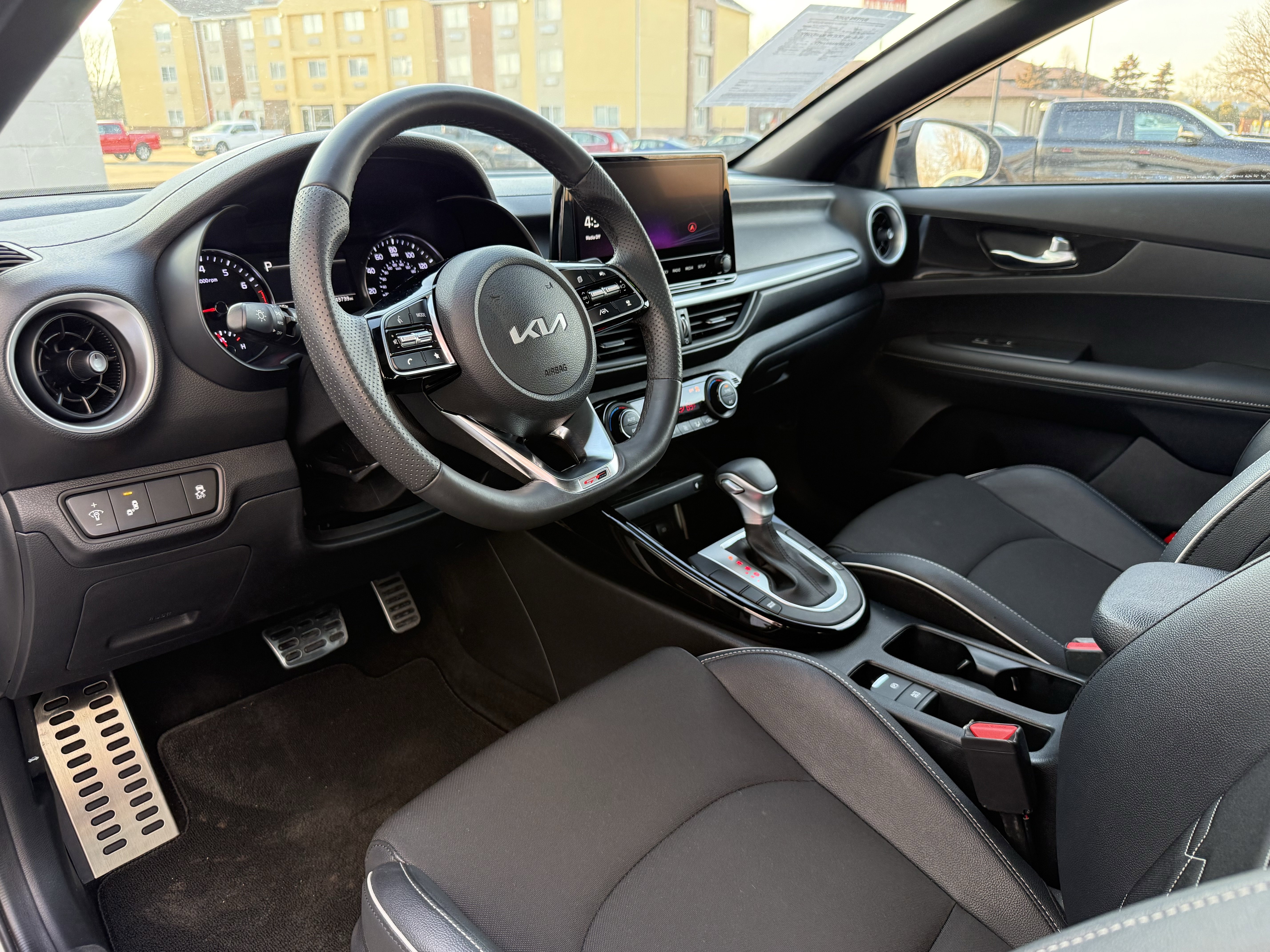 Used 2024 Kia Forte GT-Line w/ GT-Line Premium Package image 10