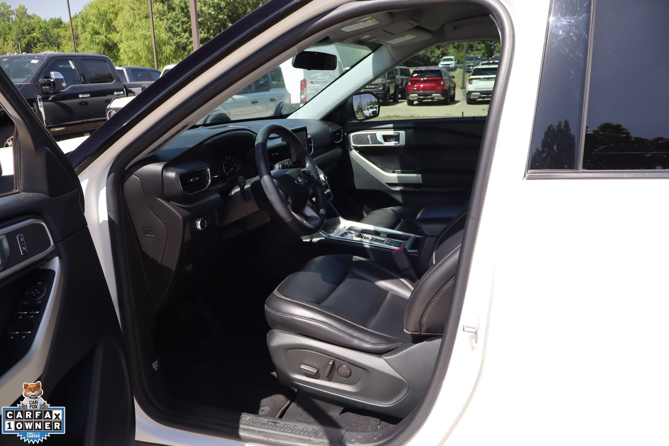 Used 2021 Ford Explorer XLT w/ Equipment Group 202A RWD image 24